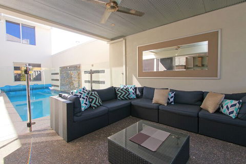 Ambar Villa - Redcliffe Tourism 4