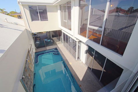 Ambar Villa - Redcliffe Tourism 1
