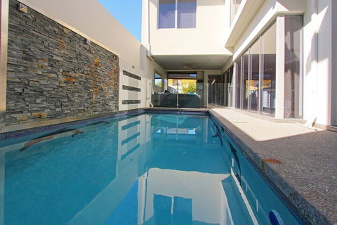 Ambar Villa - Redcliffe Tourism 6