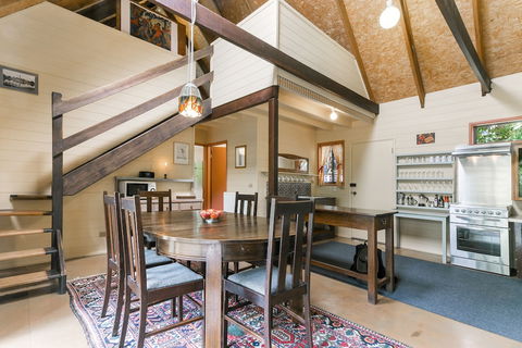 Arcadia Cottage - Redcliffe Tourism 1
