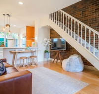 BOUTIQUE STAYS - Buckingham - Redcliffe Tourism