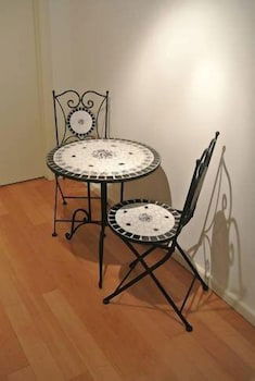 Apple Blossom Retreat - Redcliffe Tourism 3