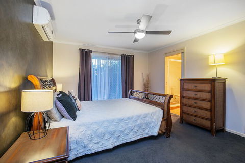 Anaheim Family Oasis - Redcliffe Tourism 3