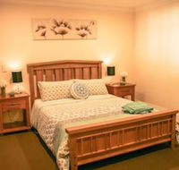 Oak Tree Cottage - Mundaring - Redcliffe Tourism