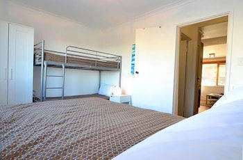 Alpine Haven 5 - Redcliffe Tourism 3
