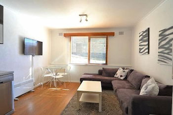 Alpine Haven 5 - Redcliffe Tourism 5