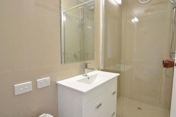 Alpine Haven 5 - Redcliffe Tourism 2