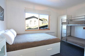 Alpine Haven 5 - Redcliffe Tourism 1