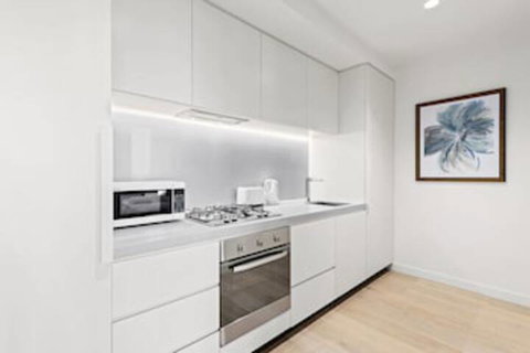 Empire Apartment - Redcliffe Tourism 0