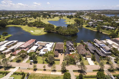 Escape At The Cove - Redcliffe Tourism 0