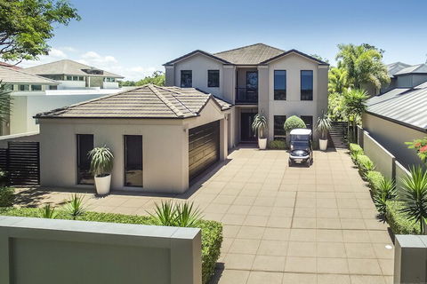 Escape At The Cove - Redcliffe Tourism 5