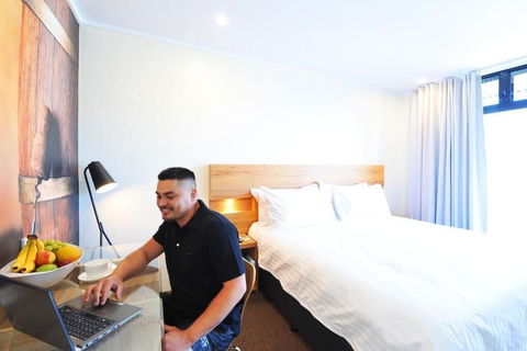 The Griff Motel - Redcliffe Tourism 3