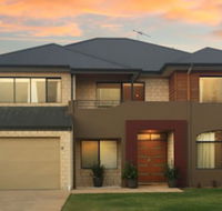 The Lakes House - Redcliffe Tourism