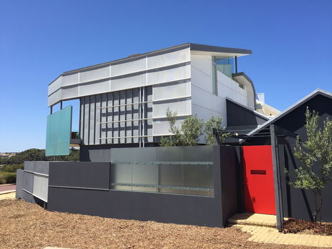 River Front Architect Villa - Redcliffe Tourism 1