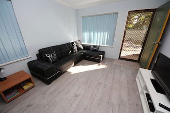 Dunbar Court Unit 4 At South West Rocks - Redcliffe Tourism 0