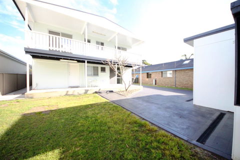 By The Beach At South West Rocks - Redcliffe Tourism 3