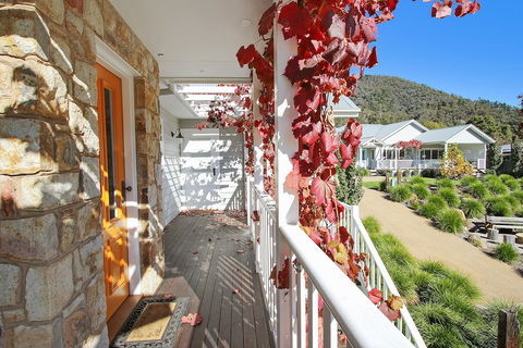 Autumn Home - Our Place At Bright - Redcliffe Tourism 3
