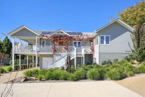 Autumn Home - Our Place At Bright - Redcliffe Tourism 0