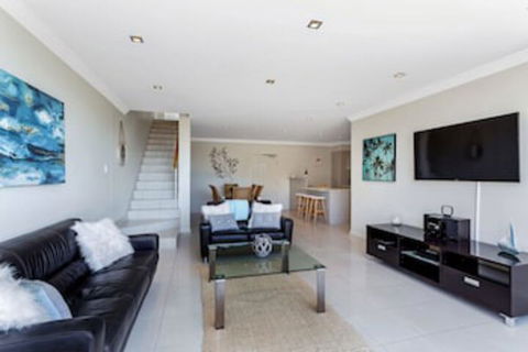 Aura 13 Shoal Bay - Redcliffe Tourism 0