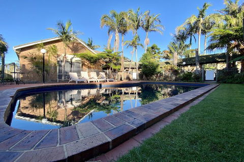 Coastal Waters Motor Inn - Redcliffe Tourism 2