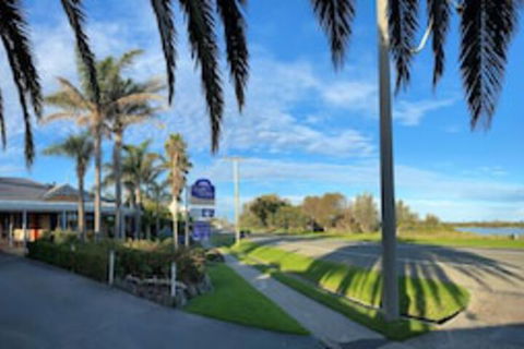 Coastal Waters Motor Inn - Redcliffe Tourism 0