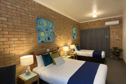 Coastal Waters Motor Inn - Redcliffe Tourism 6