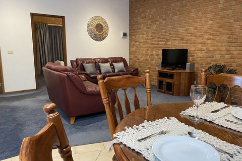 Coastal Waters Motor Inn - Redcliffe Tourism 5