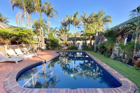 Coastal Waters Motor Inn - Redcliffe Tourism 3
