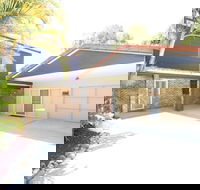 Sandy Feet at Hat Head - Redcliffe Tourism