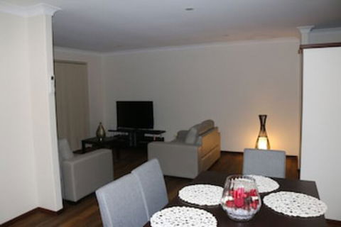 Cozy Stay At Dunstan - Redcliffe Tourism 0