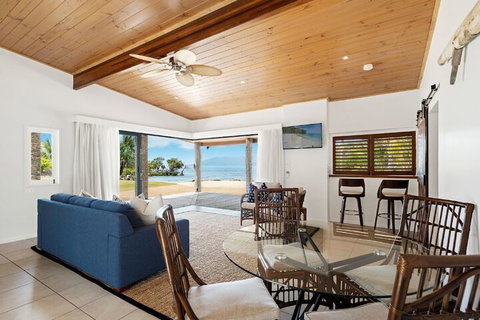 Freedom Shores - Redcliffe Tourism 4