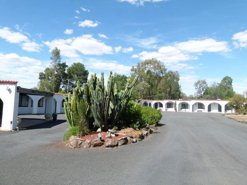 Azalea Motel - Redcliffe Tourism 0