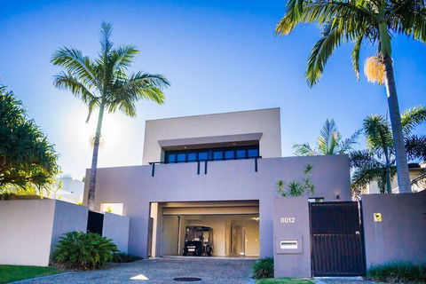 Indulgence On Bay Four - Redcliffe Tourism 1