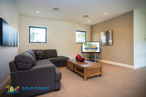 Indulgence On Bay Four - Redcliffe Tourism 7