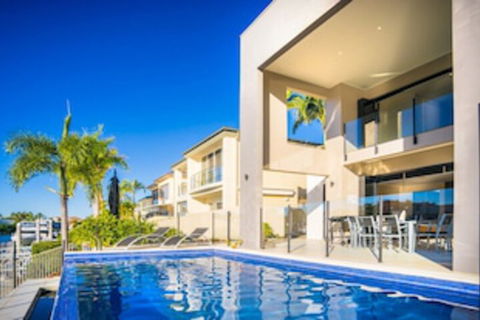 Indulgence On Bay Four - Redcliffe Tourism 0