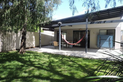 Endless Summer - Redcliffe Tourism 1