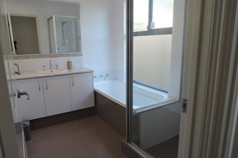 Endless Summer - Redcliffe Tourism 4