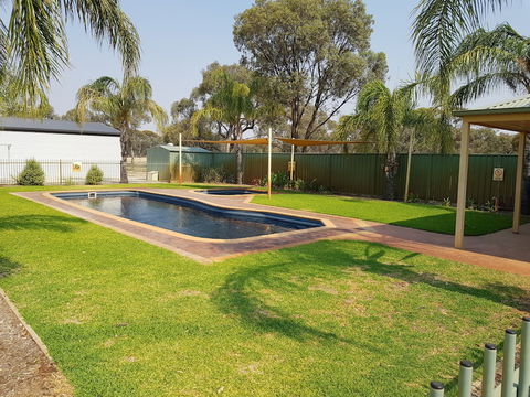 CluBarham Golf Resort - Redcliffe Tourism 1
