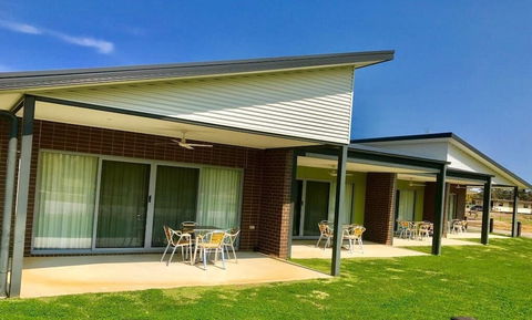 CluBarham Golf Resort - Redcliffe Tourism 0