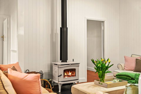 Frangipani House - Redcliffe Tourism 7