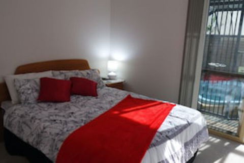 Kara Court - Redcliffe Tourism 0