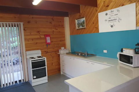 Roland B&B - Redcliffe Tourism 0