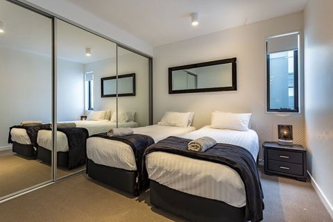 Civic Apartments - Redcliffe Tourism 4