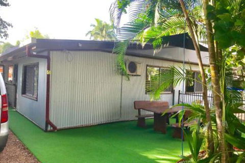 Mission Beach Retreat - Redcliffe Tourism 5