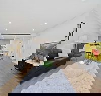 Ultra Modern Luxurious home in Tranquil Sydney - Redcliffe Tourism