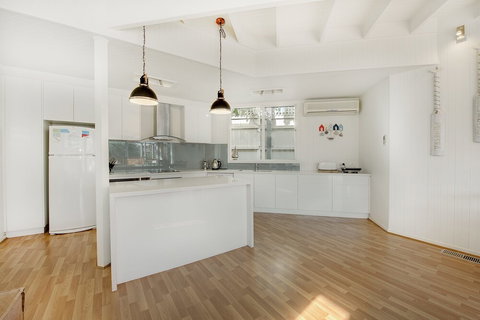 Beach Pearl - Redcliffe Tourism 3