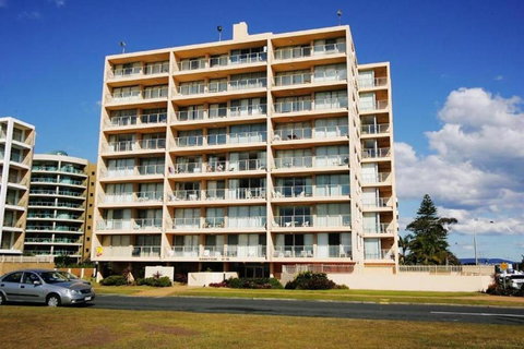 Ebbtide Unit 29 2 6 North Street - Redcliffe Tourism 1