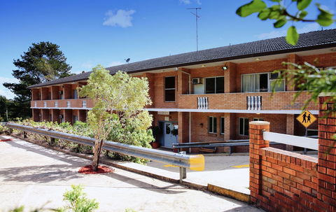 Blue Mountains Motel - Redcliffe Tourism 0