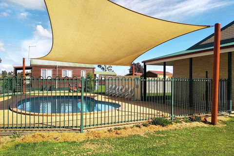 Holbrook Motor Village - Redcliffe Tourism 7