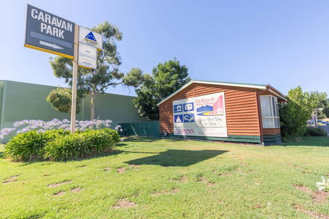 Holbrook Motor Village - Redcliffe Tourism 6
